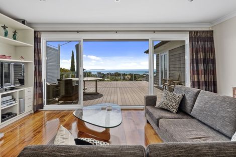 Photo of property in 8 Eastcliffe Road, Castor Bay, Auckland, 0620