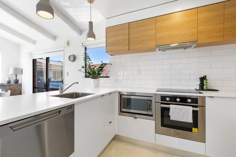 Photo of property in 1/41 Fulford Street, New Plymouth, 4310