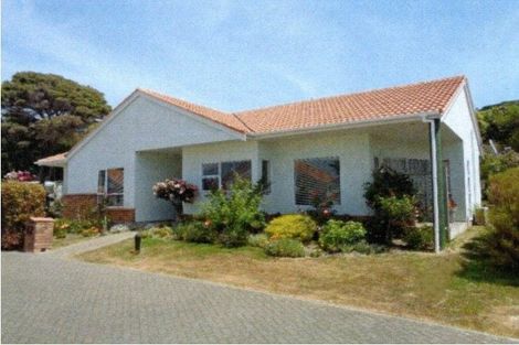 Photo of property in 12 Lakeside Villas, Whitby, Porirua, 5024