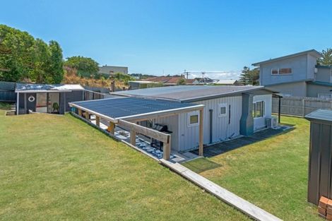 Photo of property in 38a Signal Street, Foxton Beach, Foxton, 4815