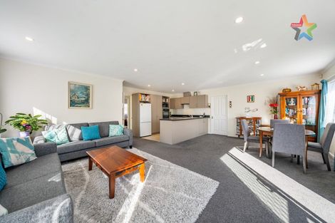 Photo of property in 32 Woodland Mews, Wainuiomata, Lower Hutt, 5014