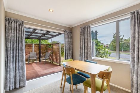 Photo of property in 7 Reeves Road, Acacia Bay, Taupo, 3330