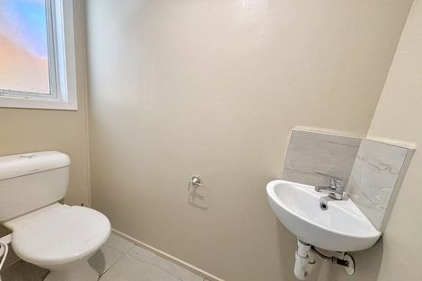 Photo of property in 5 Ancona Lane, Goodwood Heights, Auckland, 2105