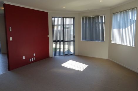 Photo of property in 19 Mataroa Place, Parklands, Christchurch, 8083