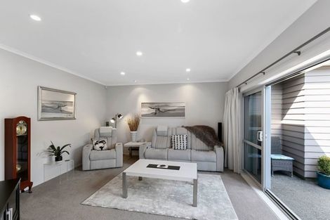 Photo of property in 20 The Fjord, Aotea, Porirua, 5024