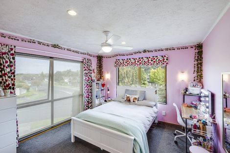 Photo of property in 1 Ewan Place, Taradale, Napier, 4112