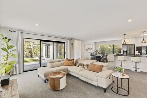 Photo of property in 519 Mangorei Road, Highlands Park, New Plymouth, 4312