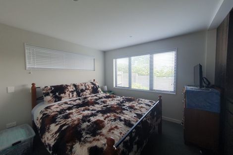 Photo of property in 1 Mataki Way, Glen Eden, Auckland, 0602