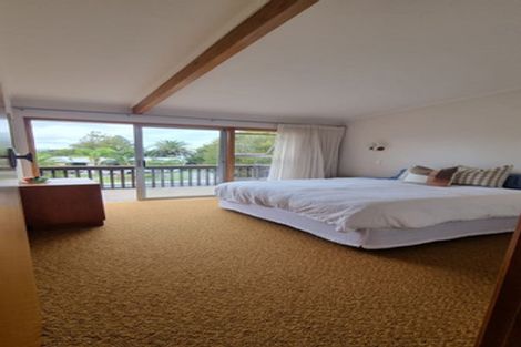 Photo of property in 15 Dawnhaven Drive, Te Atatu Peninsula, Auckland, 0610