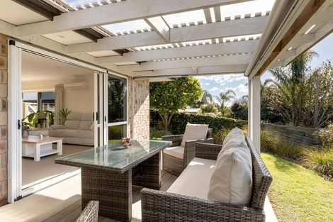 Photo of property in 15 Parkland Rise, Omokoroa, 3114
