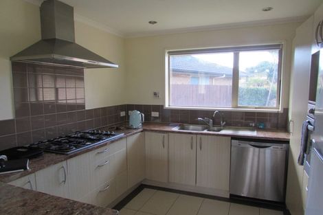 Photo of property in 60 South Kensington Way, Henderson, Auckland, 0612