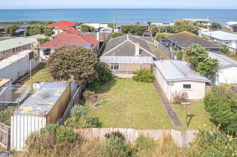 Photo of property in 128 Karaka Street, Castlecliff, Whanganui, 4501