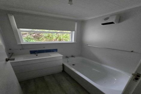 Photo of property in 6 Wyndham Road, Pinehaven, Upper Hutt, 5019