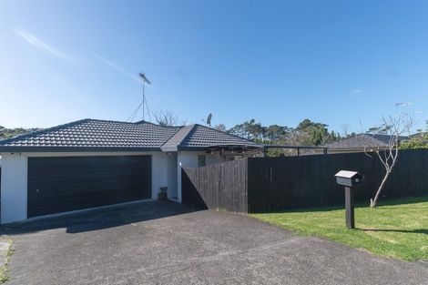 Photo of property in 39 Zefiro Drive, Massey, Auckland, 0614
