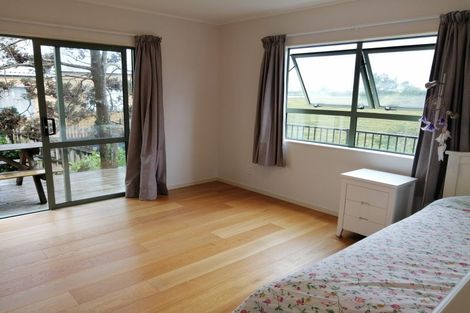 Photo of property in 14 Bedford Street, Te Atatu South, Auckland, 0610
