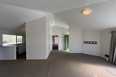 Photo of property in 16 Shearwater Street, One Tree Point, 0118