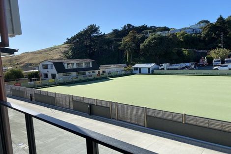 Photo of property in 2/7 Grays Road, Plimmerton, Porirua, 5026