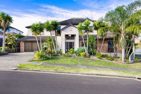 Photo of property in 1 Seresin Crescent, Flat Bush, Auckland, 2016