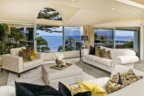 Photo of property in 32 Whitby Crescent, Mairangi Bay, Auckland, 0630