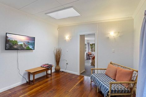 Photo of property in 52 Forest Road, Raumati South, Paraparaumu, 5032