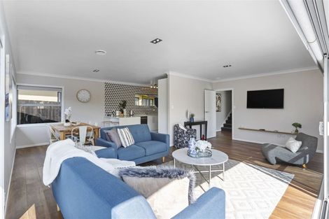 Photo of property in 24 Gulf Crest, Bucklands Beach, Auckland, 2012