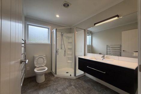 Photo of property in 18 Banks Boulevard, Whitby, Porirua, 5024