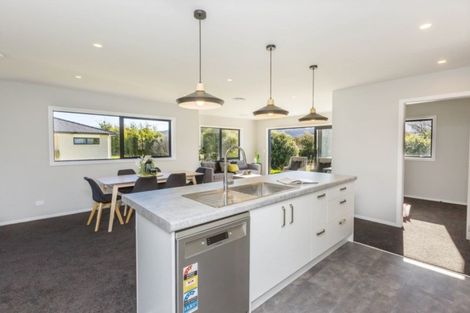 Photo of property in 22 Filmer Crescent, Wallaceville, Upper Hutt, 5018