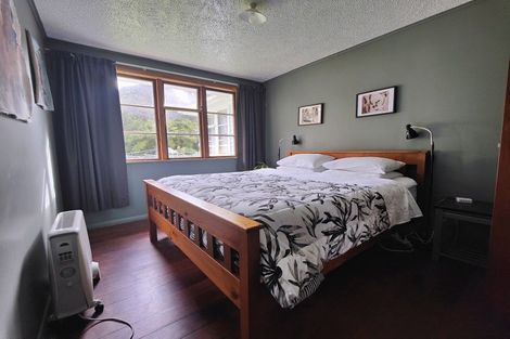 Photo of property in 18 Boyd Grove, Naenae, Lower Hutt, 5011