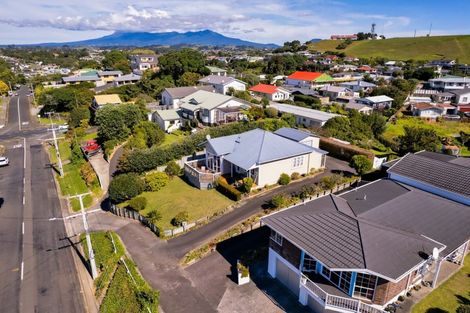 Photo of property in 58 Bayly Road, Blagdon, New Plymouth, 4310