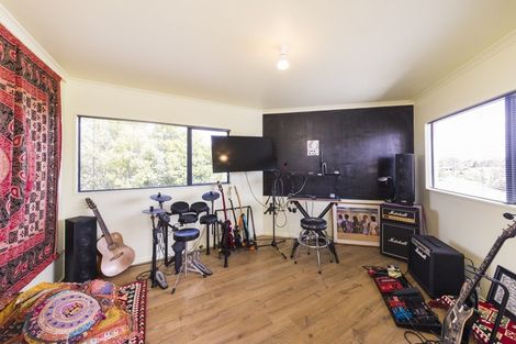 Photo of property in 31 Ruapehu Drive, Fitzherbert, Palmerston North, 4410