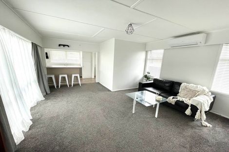 Photo of property in 1 Marlene Avenue, Te Atatu South, Auckland, 0610
