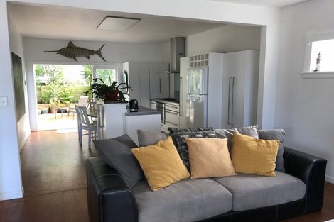 Photo of property in 217 Marine Parade, Seatoun, Wellington, 6022