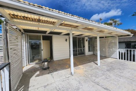 Photo of property in 22 Parrs Cross Road, Henderson, Auckland, 0612