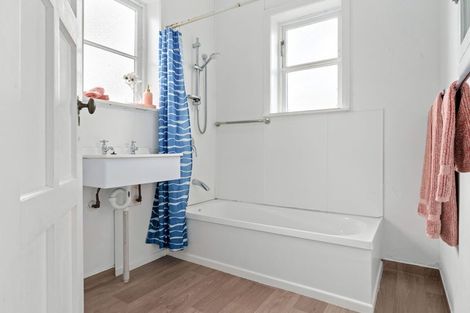 Photo of property in 17 Plunket Terrace, Hamilton East, Hamilton, 3216