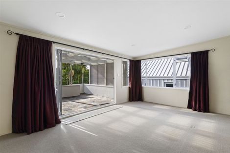 Photo of property in 33 Beulah Avenue, Rothesay Bay, Auckland, 0630