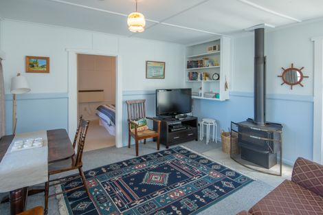 Photo of property in 19 South Crescent, Amberley, 7481