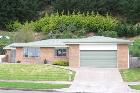 Photo of property in 19 Poneke Drive, Waikanae, 5036