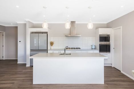 Photo of property in 65 Queen Charlotte Drive, Aotea, Porirua, 5024