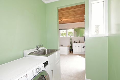 Photo of property in 17 Pakiri Road, Leigh, Warkworth, 0985