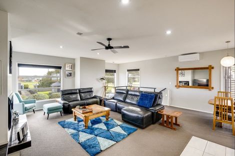 Photo of property in 84 Te Awa Avenue, Te Awa, Napier, 4110