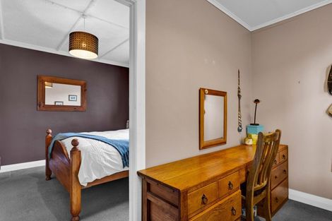 Photo of property in 77 Govett Avenue, Frankleigh Park, New Plymouth, 4310