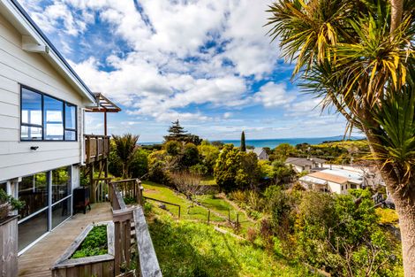 Photo of property in 70 Wade River Road, Stanmore Bay, Whangaparaoa, 0932