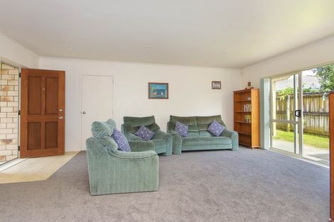 Photo of property in 18 Ranch Place, Pukekohe, 2120