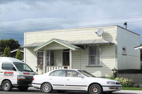 Photo of property in 20 Ferry Road, Clive, 4102