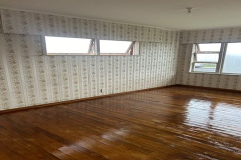 Photo of property in 2 Sunburst Street, Papakura, 2110