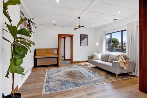 Photo of property in 15 Craig Street, Stratford, 4332