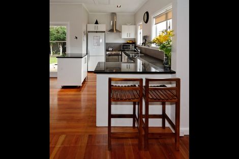 Photo of property in 7 Hinekohu Street, New Lynn, Auckland, 0600