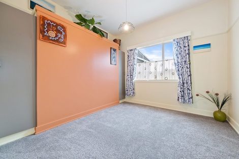 Photo of property in 227 Marine Parade, New Brighton, Christchurch, 8061