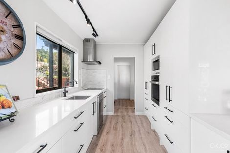 Photo of property in 12 Roman Close, Silverstream, Upper Hutt, 5019