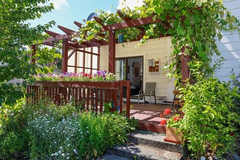 Photo of property in 36 Irvine Street, Lawrence, 9532